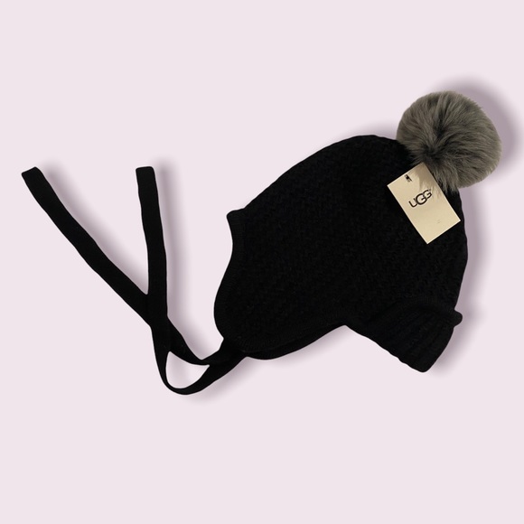 UGG’s Women’s Trapper Hat with Grey Pom. - Picture 1 of 2
